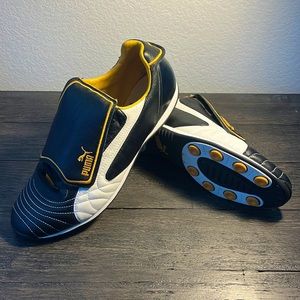 Puma indoor soccer shoe. Never been worn, like new. Size: 12 *Fits like a 10.5*